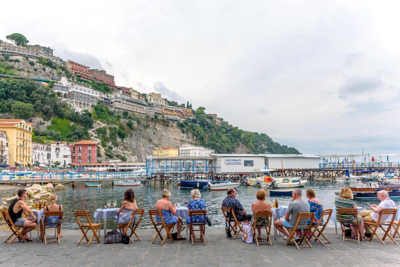 Affittacamere Caruso Sea View 2*
