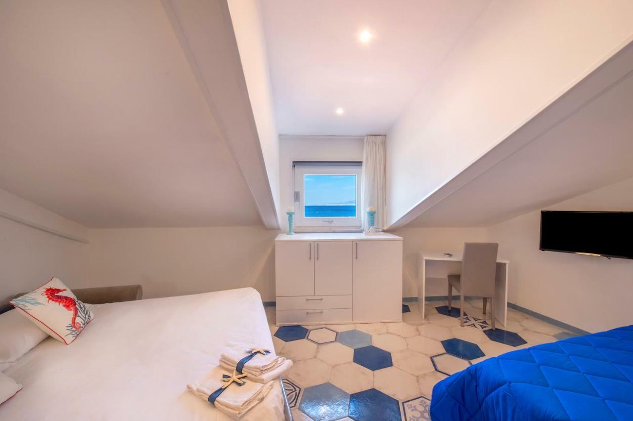 Affittacamere Caruso Sea View 2*